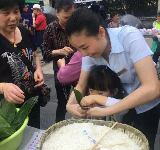 1496801650497147.png 客服5.png