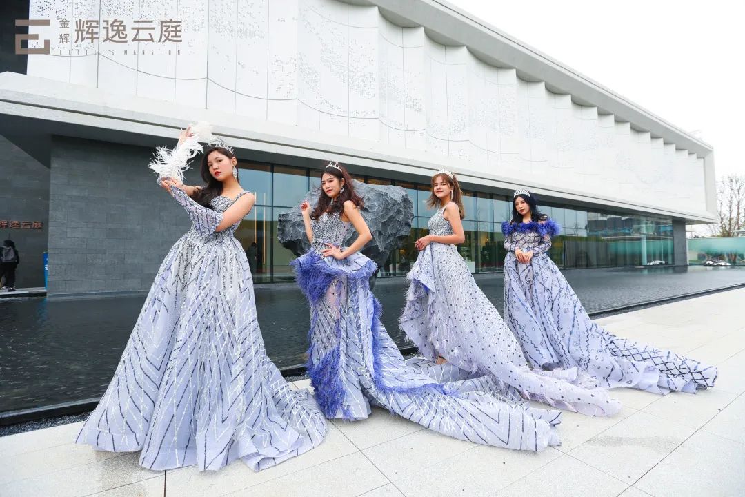 金輝輝逸云庭營銷中心開放現(xiàn)場(chǎng)實(shí)景圖